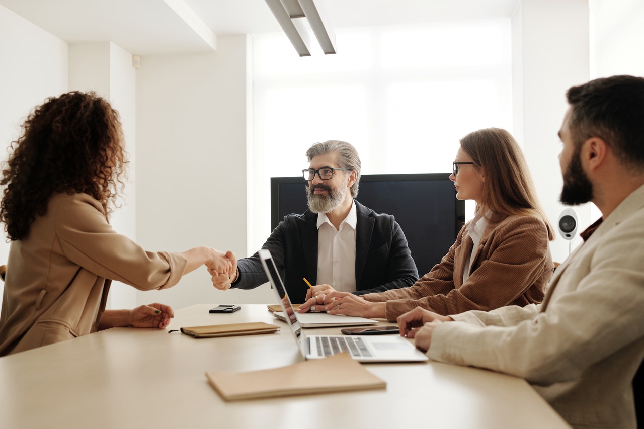 7-Signs-that-You-Should-Consider-Outsourcing-Your-HR-Function.jpg