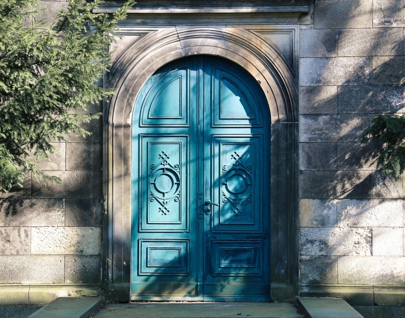 Curved Doorways: Timeless Style Meets Modern Functionality