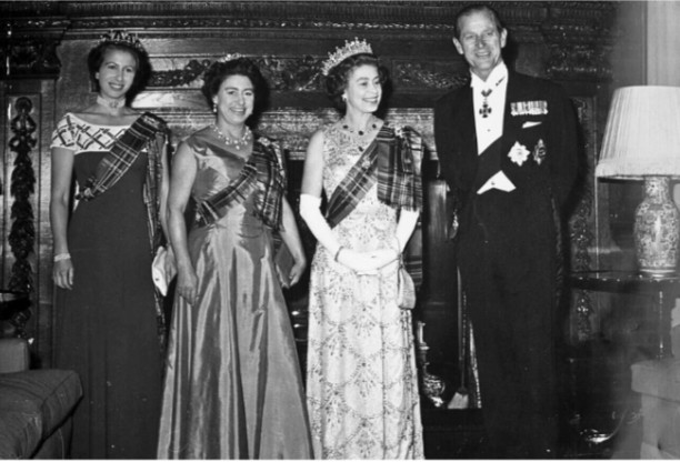 How to Wear a Kilt Sash | A Guide to Style & Tradition!